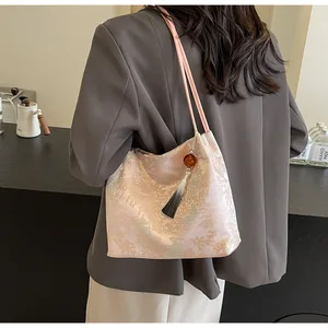 Minissimi Free Sample Soft Embroidery Outdoor Omuz Cantasl Custom Vintage Fashion Bags Designer Elegant Women's Shoulder Bags