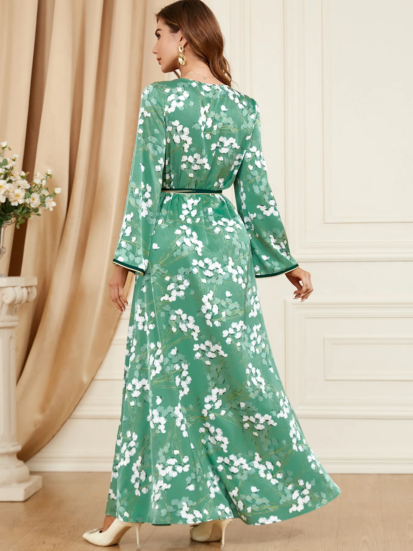 Modest Muslim Women's Long Dresses Autumn New Vintage Mexican Embroidered Floral Dress With Belt Dubai Abaya Wholesale