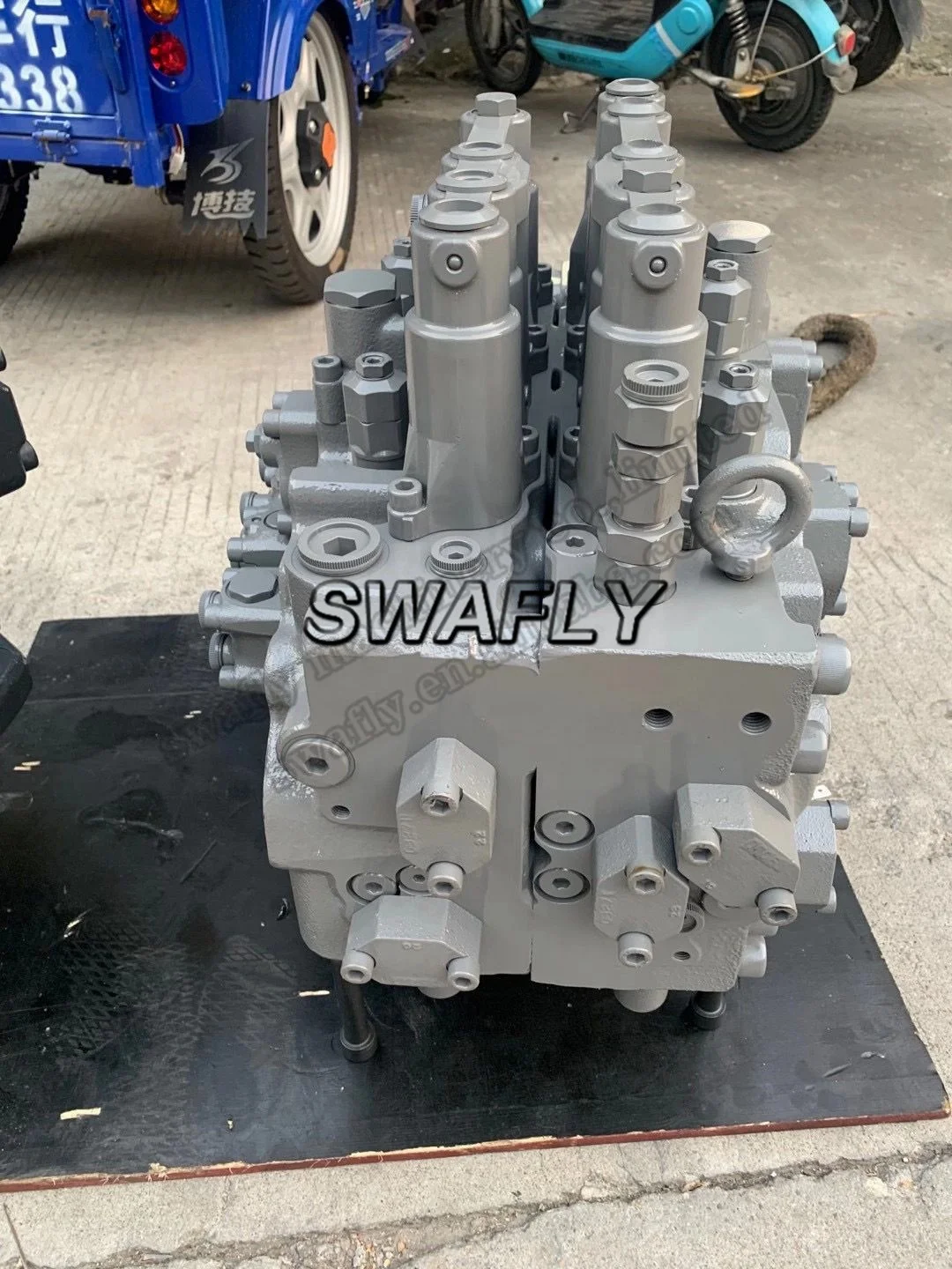 ZX350-3 Hydraulic Main Control Valve 4625137 for Hitachi Excavator
