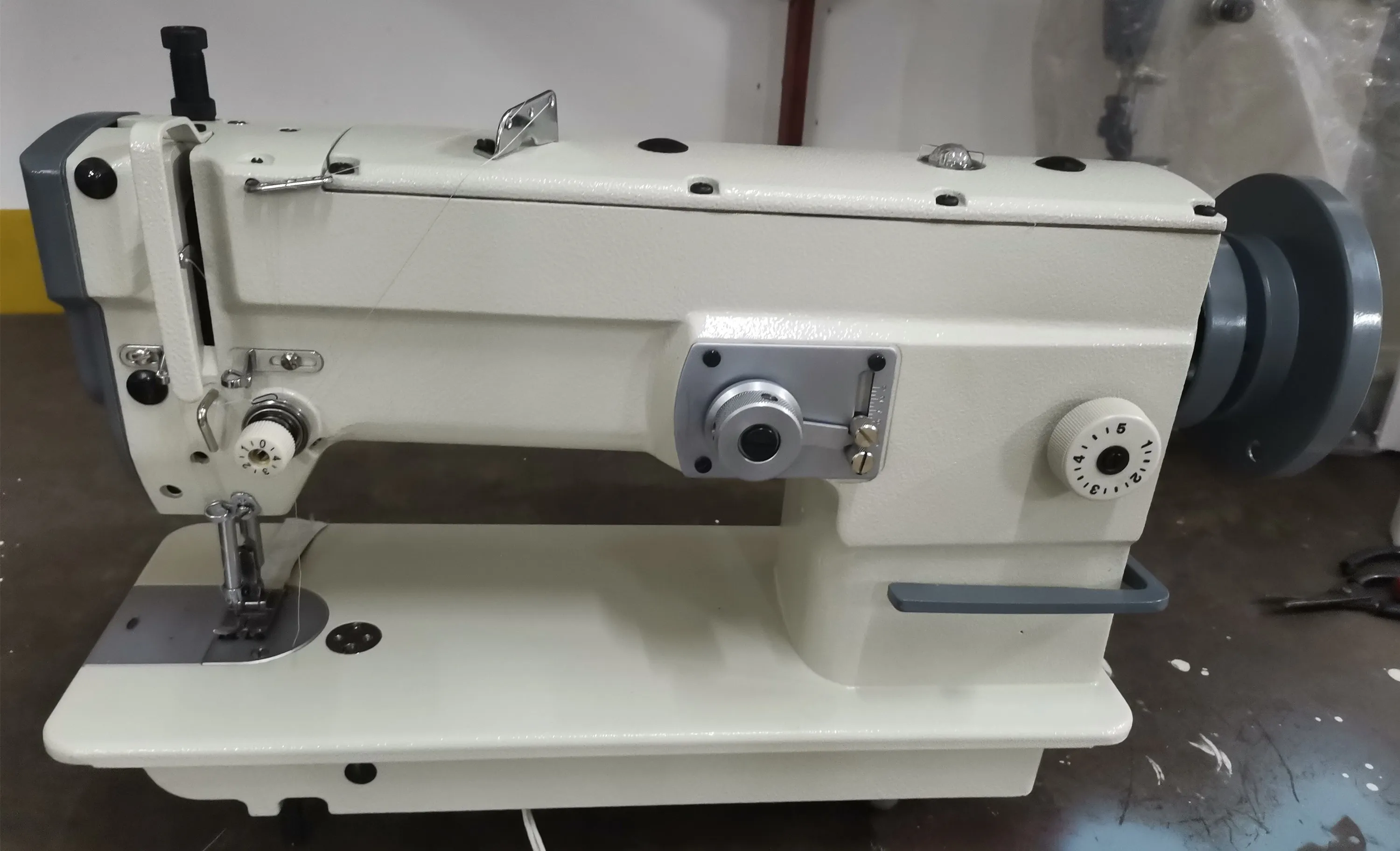 Heavy Duty Large Hook Zigzag Sewing Machine Automatic Household