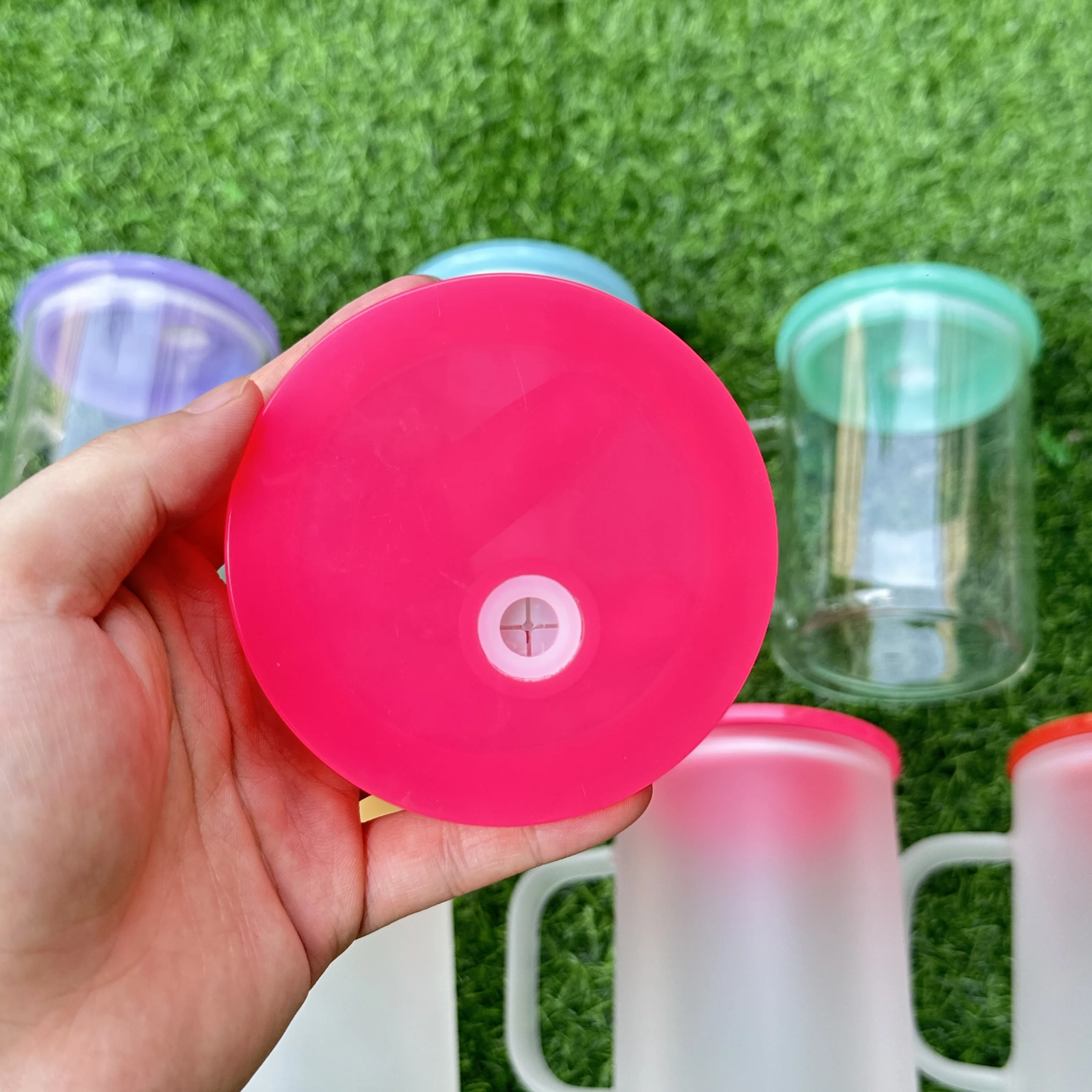 Factory Wholesale 17oz Glass Jar Mugs Colorful Plastic Lid 17oz Glass Mugs Can Colored Lids Pp