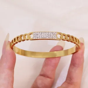 Designer Brand Classic Stainless Steel Zircon Bracelet, Suitable for Both Men and Women, Perfect As a Gift or Jewelry.