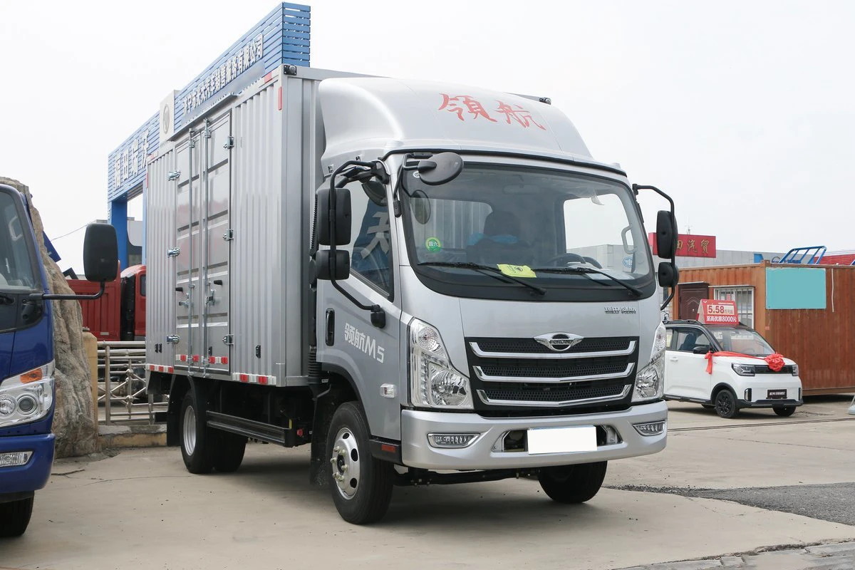 China Foton era navigator m5 light truck 4x2 factory direct sale cargo trucks for export factory