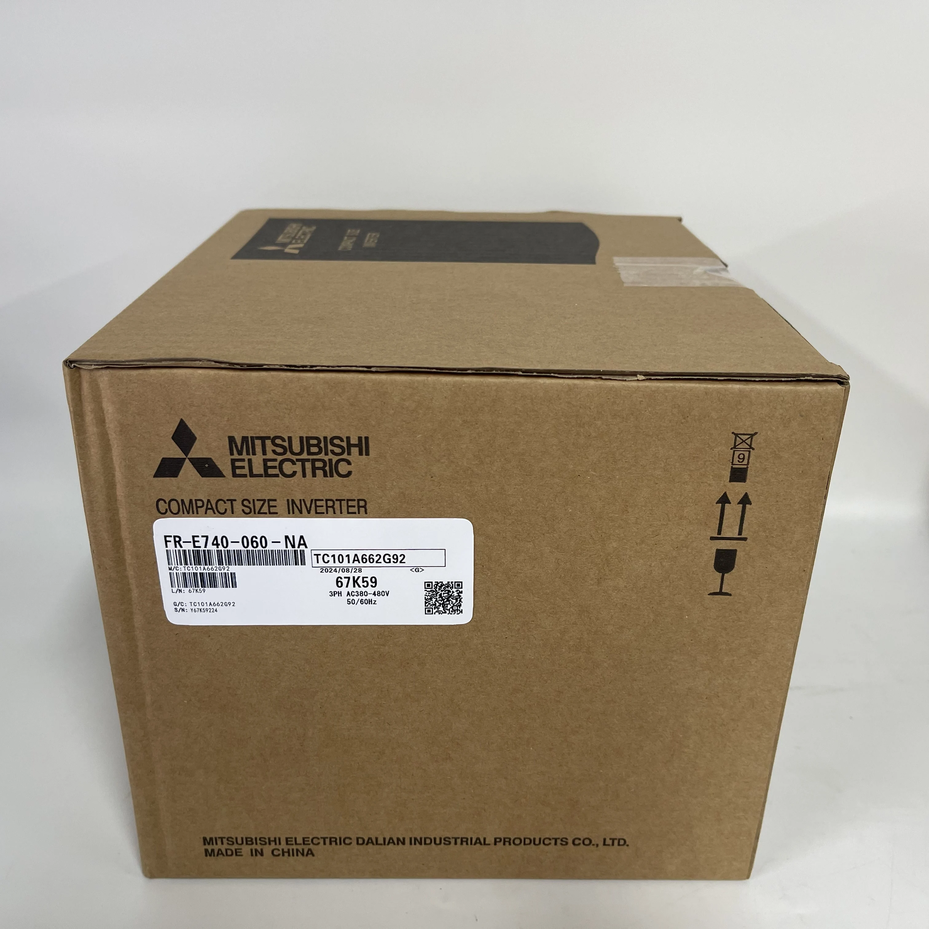 MITSUBISHI ELECTRIC Compact Frequency Inverter FR-E740-060-NA