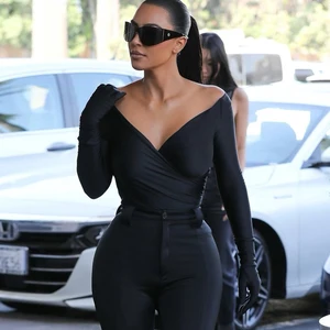 2022 Hot Selling Women Sexy V-neck Long Sleeve Finger Cover One-Piece Slim Bottom Top