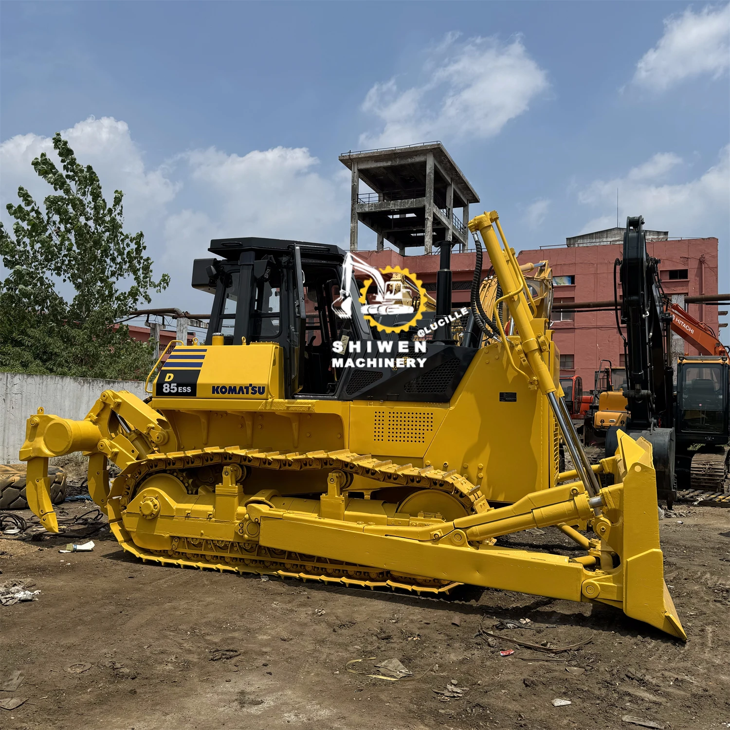 Бульдозер Komatsu D85 японский бренд в наличии