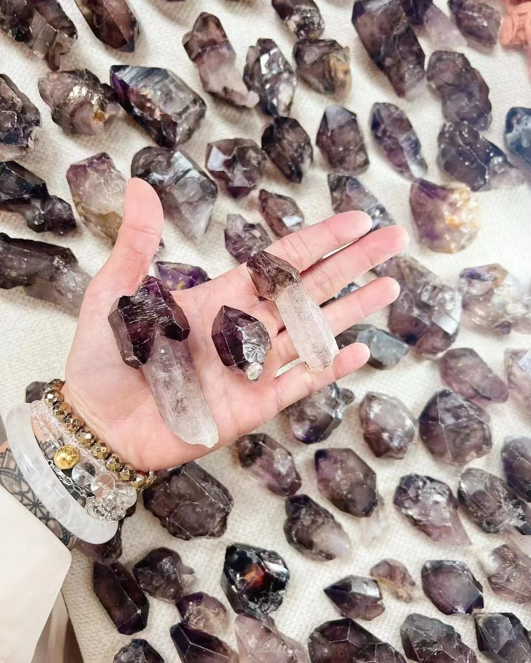 Natural High Frequency Energy Crystal Healing Stone Super Seven Backbone Crystal Raw  Stone Specimen