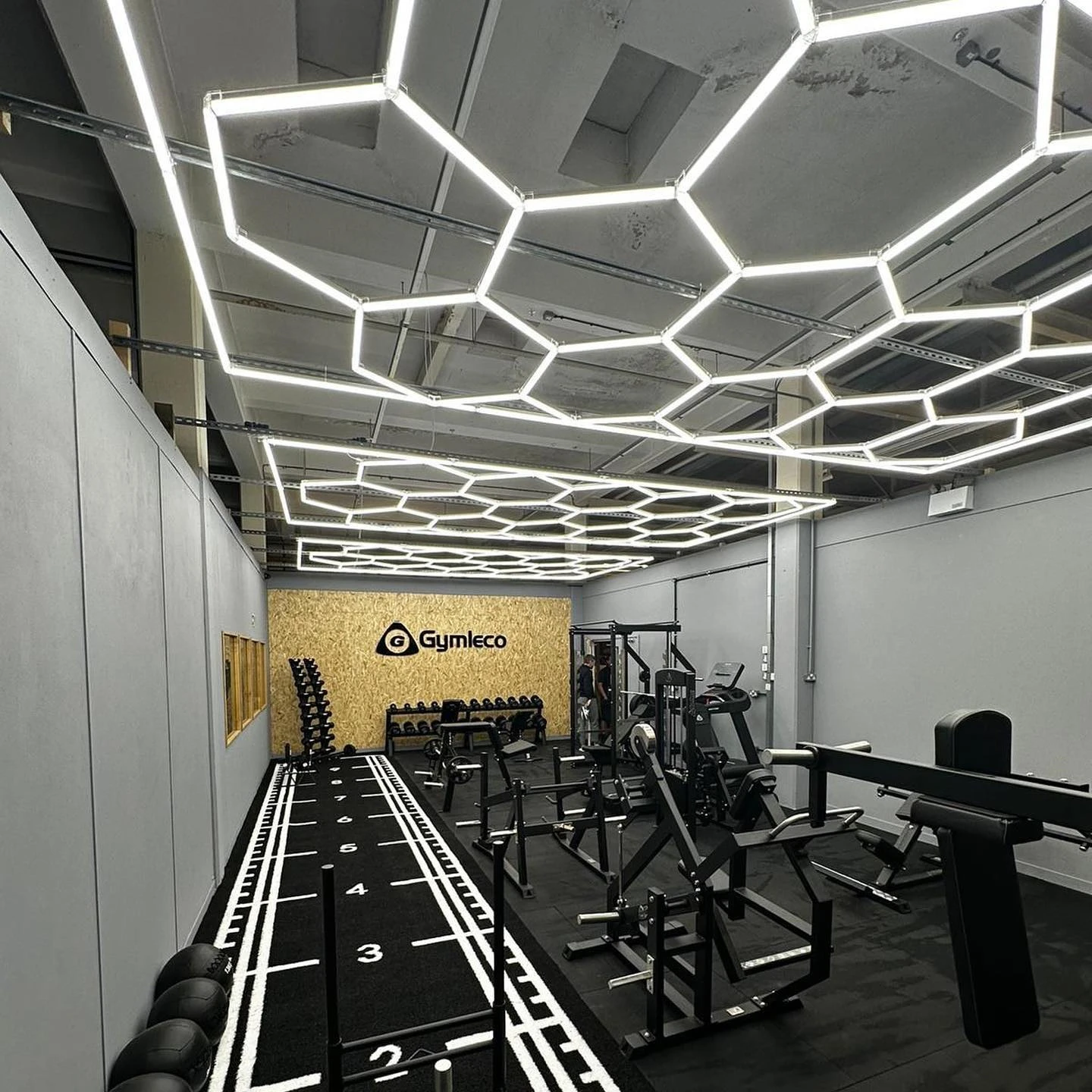 SUEZ Honeycomb Detailing Light Bar Hexagrid Lighting for Car Wash Station Garage Lamp Ceiling Design Hexagonal Led Lights