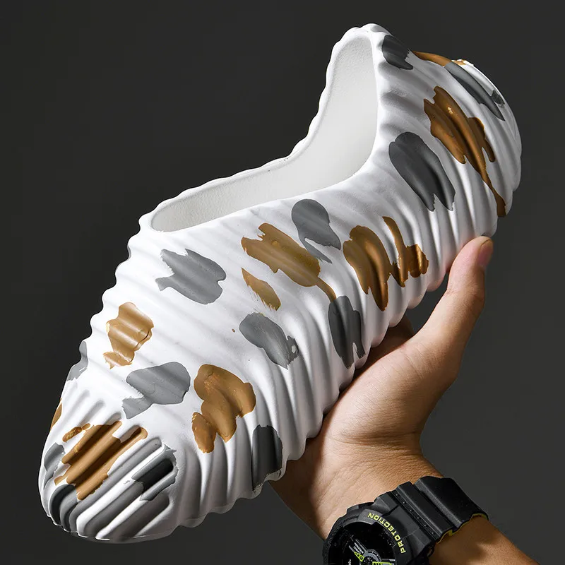 2021 Fashion Trend Style Wholesale Hot Selling  Mens Custom Logo Slides  New Design Slides Slippers