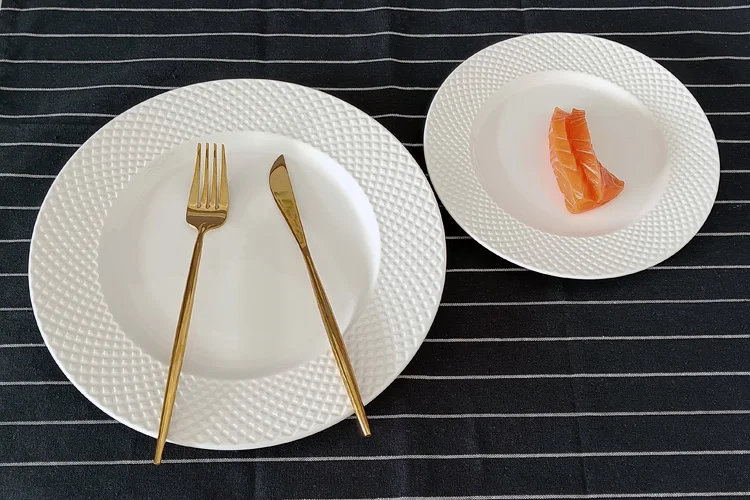 Chip Resistant Dinnerware White Wedding Plates Set Embossed Sublimation Blank White Dishes For