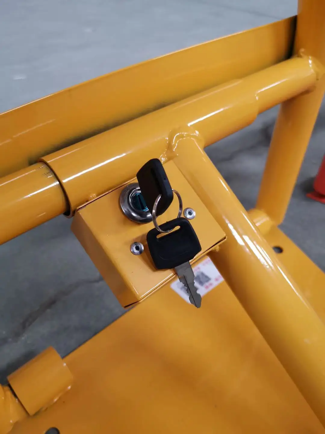 Semi Automatic Parking Lock With Keys