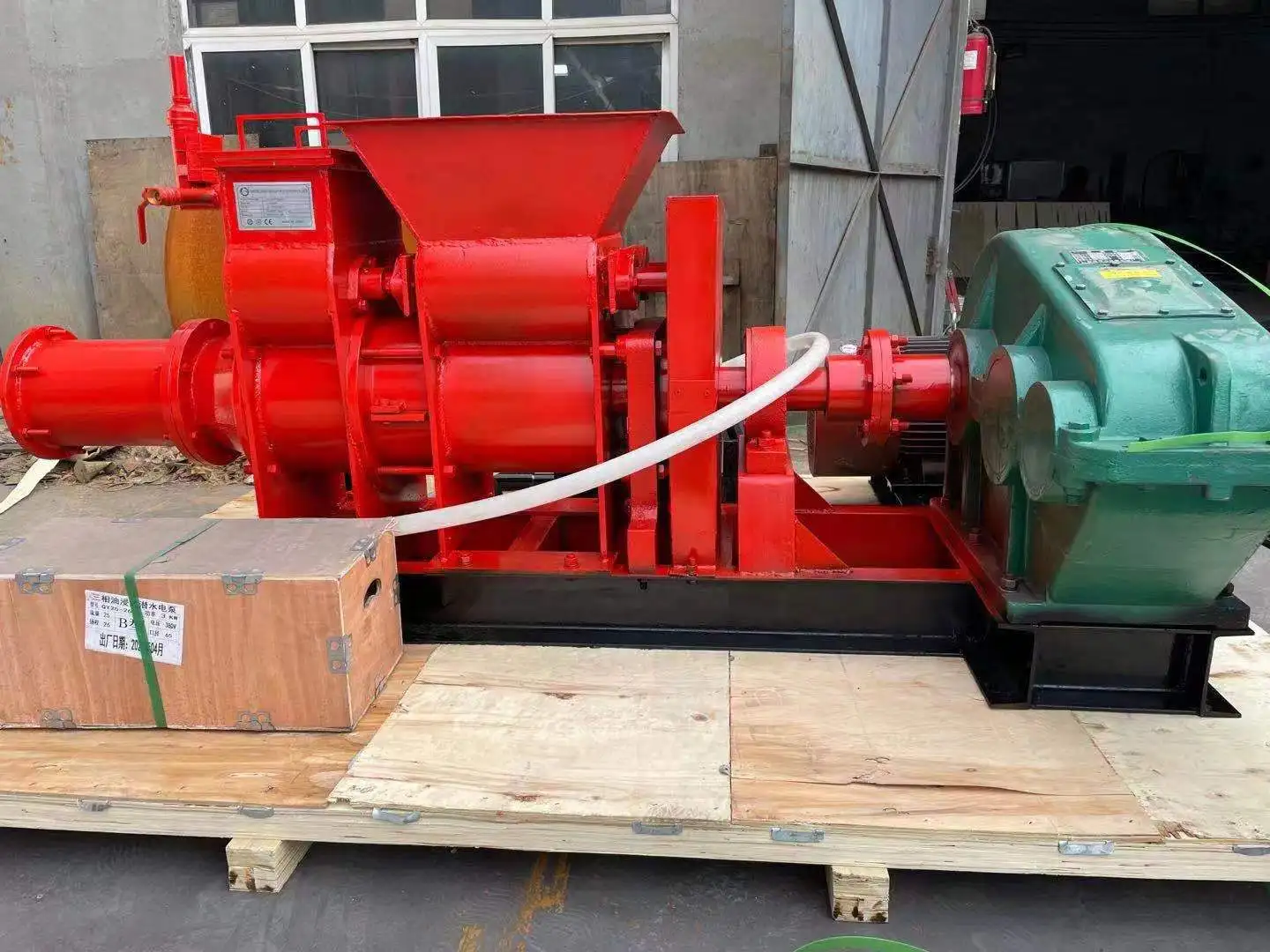 Factory Lower Price Clay Earth Soil Mud Ceramic Manual Roll Wall Brick