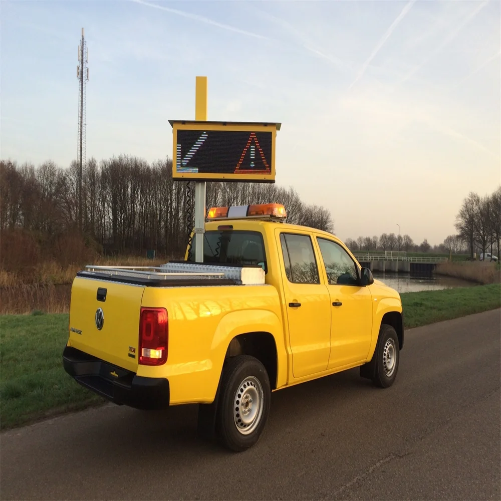 Mobile Variable Message Sign Solar Trailer Sign Portable Trailer Led