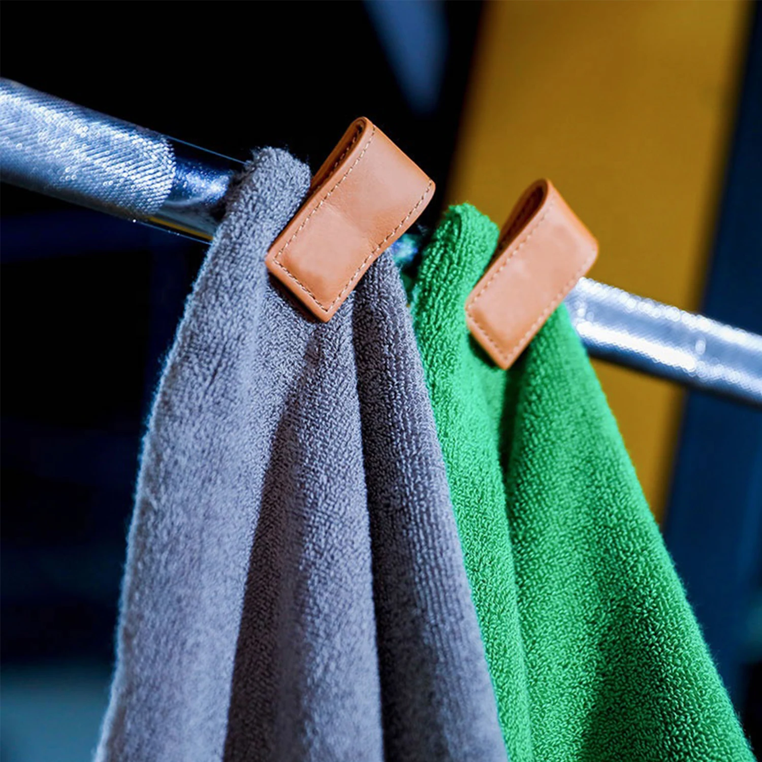 Personalized Absorbent with Zipper Pocket Custom Cotton or Microfiber Jacquard Hooded Magnetic Sport Gym Towel with Zip Pocket