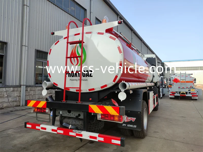 Heavy Duty Sinotruk Howo 4x2 266hp 6 Wheeler 15000l Oil Tanker 15m3 ...