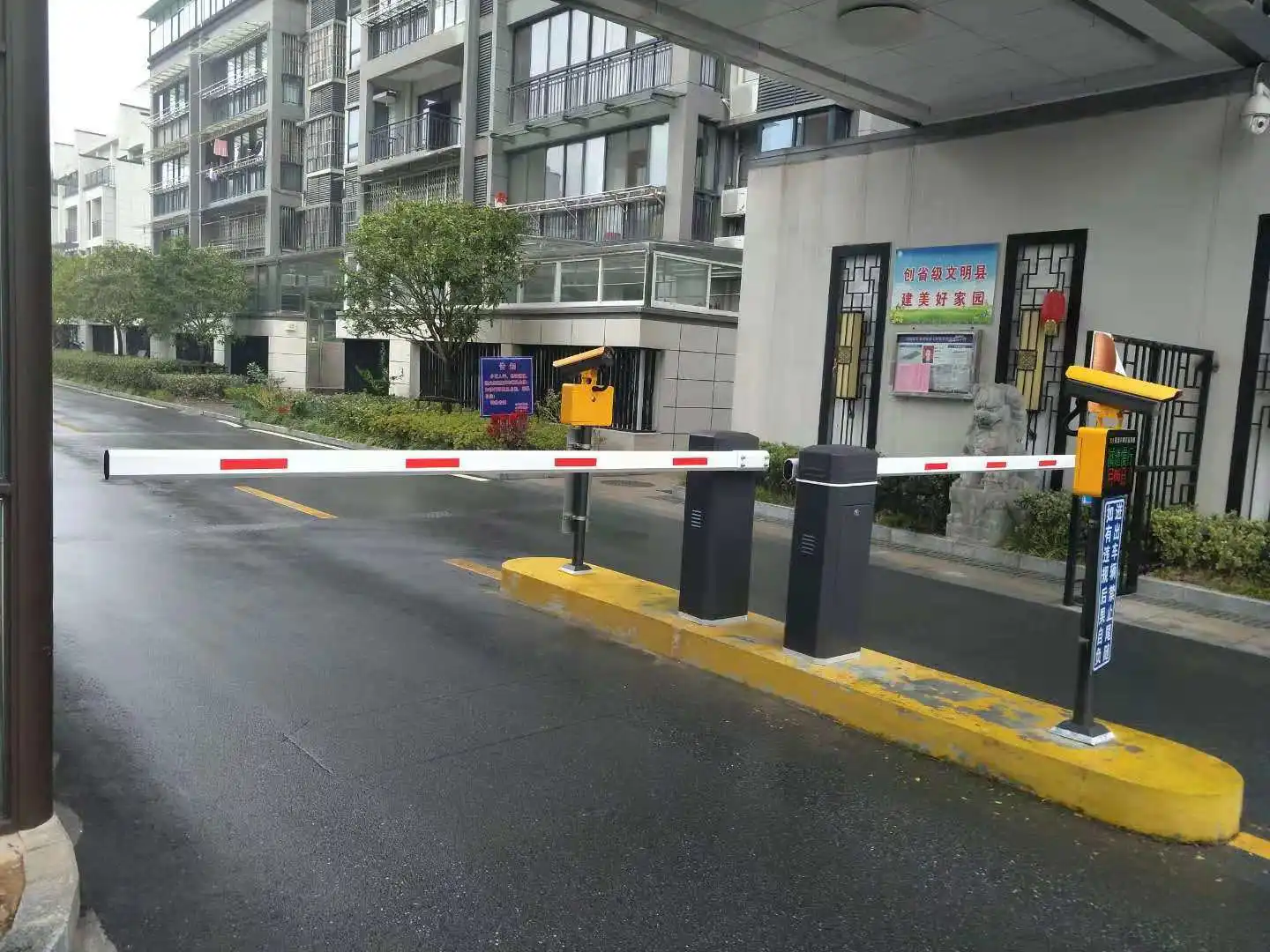 Automated Carousel Underground Two Wheeler Public Hydraulic Motorcycle Car Lpr Camera Parking System