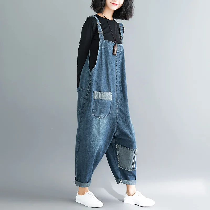 Frühjahrs-Neuheit im Vintage-Look: lässige Cargo-Jeans aus gewaschenem Denim mit Hosenträgern, locker sitzende Taschenhose für Frauen, Damen-Overalls