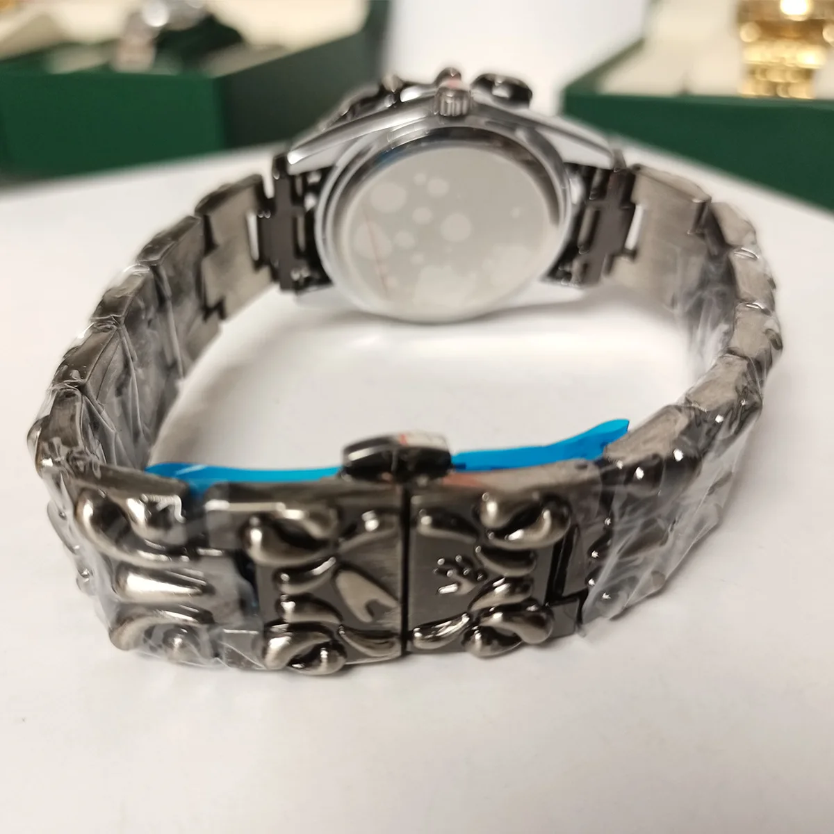 Luxury Vantage Unique Y2K Alabaster Twisted Claw Shape Man Watches