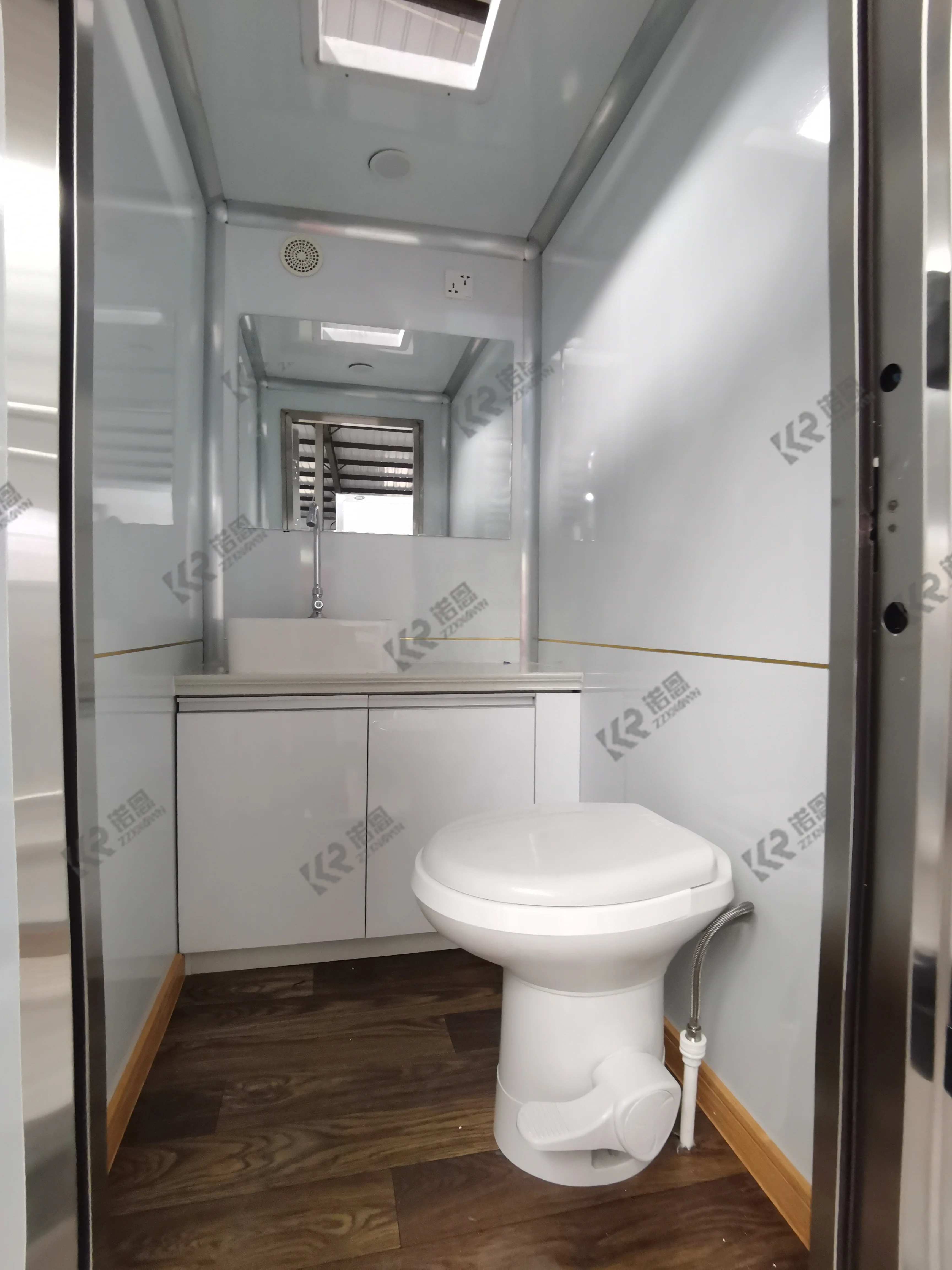 ZZKNOWN Mobile Luxury Portable Toilets for Sale Custom Cheap Bathroom Portable Toilet Trailer Portable Toilet and Shower Room