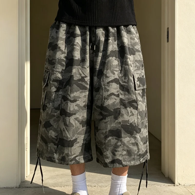 Wholesale Camo Cargo Shorts Men Baggy Wide Leg Drawstring Multi Pocket Knee Length Y2K Streetwear Casual Men Cargo Shorts gallery 3
