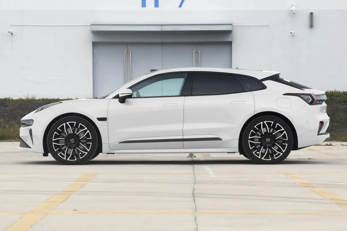 2025 Zeekr 001 Hatchback Hot Selling Commuter with 508 TOPS Dual