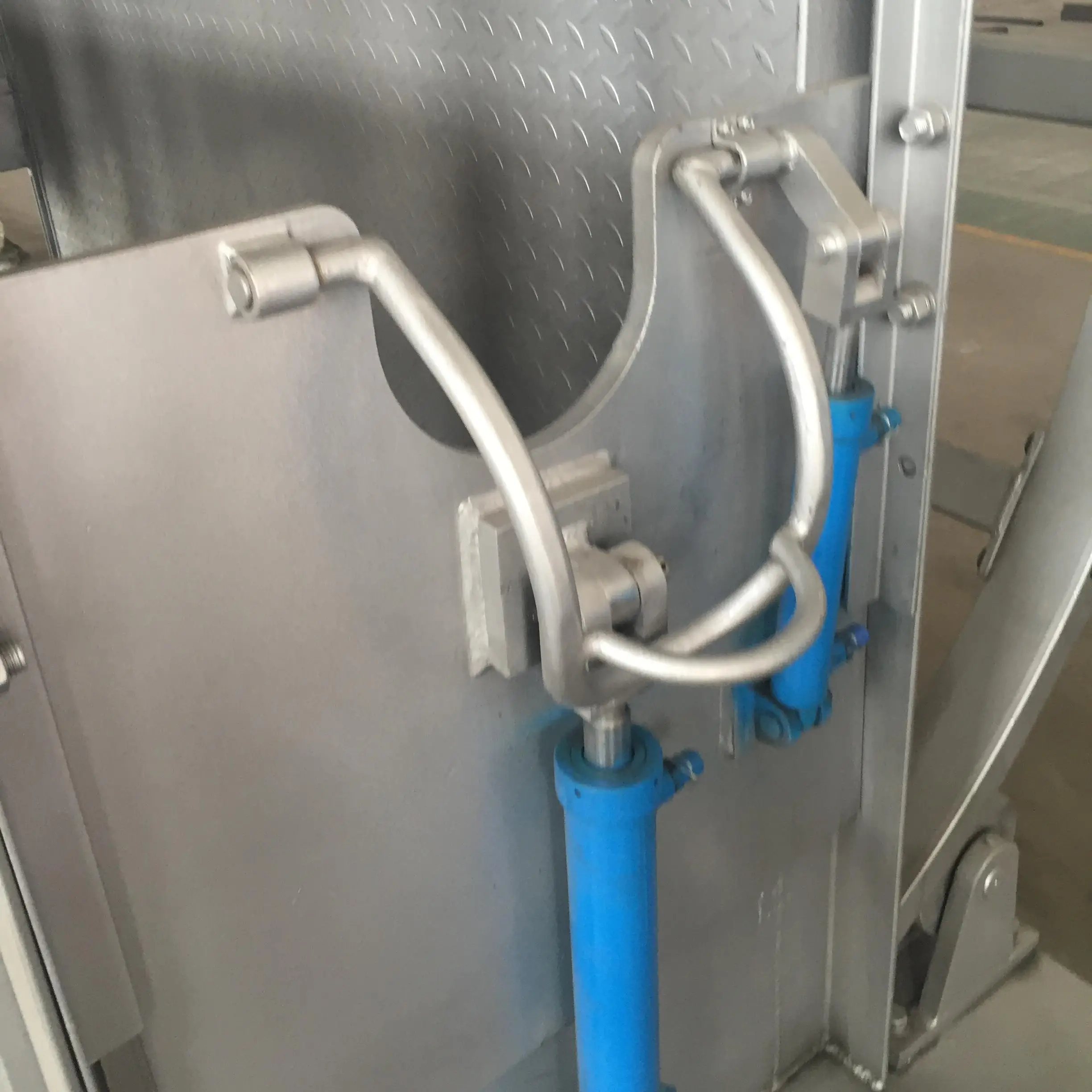 Pneumatic Halal Rotary Slaughter Box for Humane Slaughter
