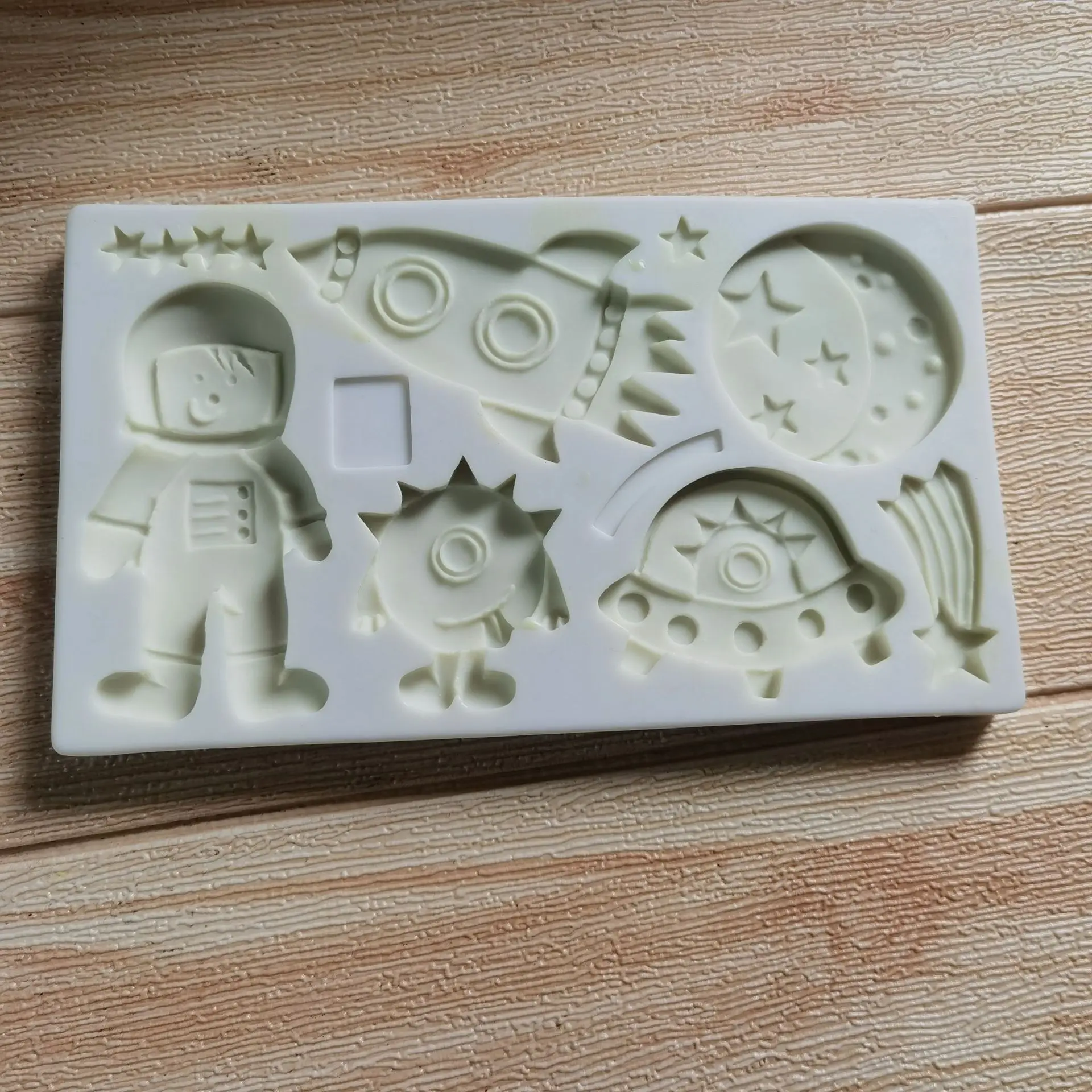 Astronaut Fondant Molds Rocket Robotic Space Spacecraft Airplane Silicone Molds for Cake Decoration Chocolate Mould