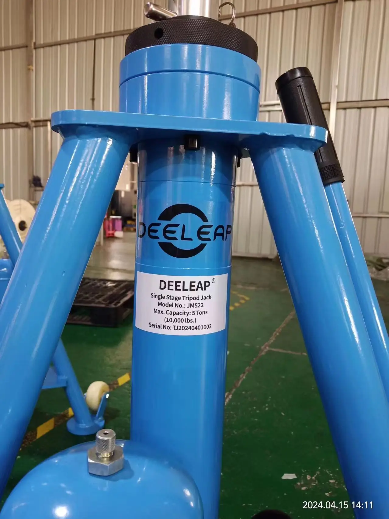 tripod jack 7.jpg