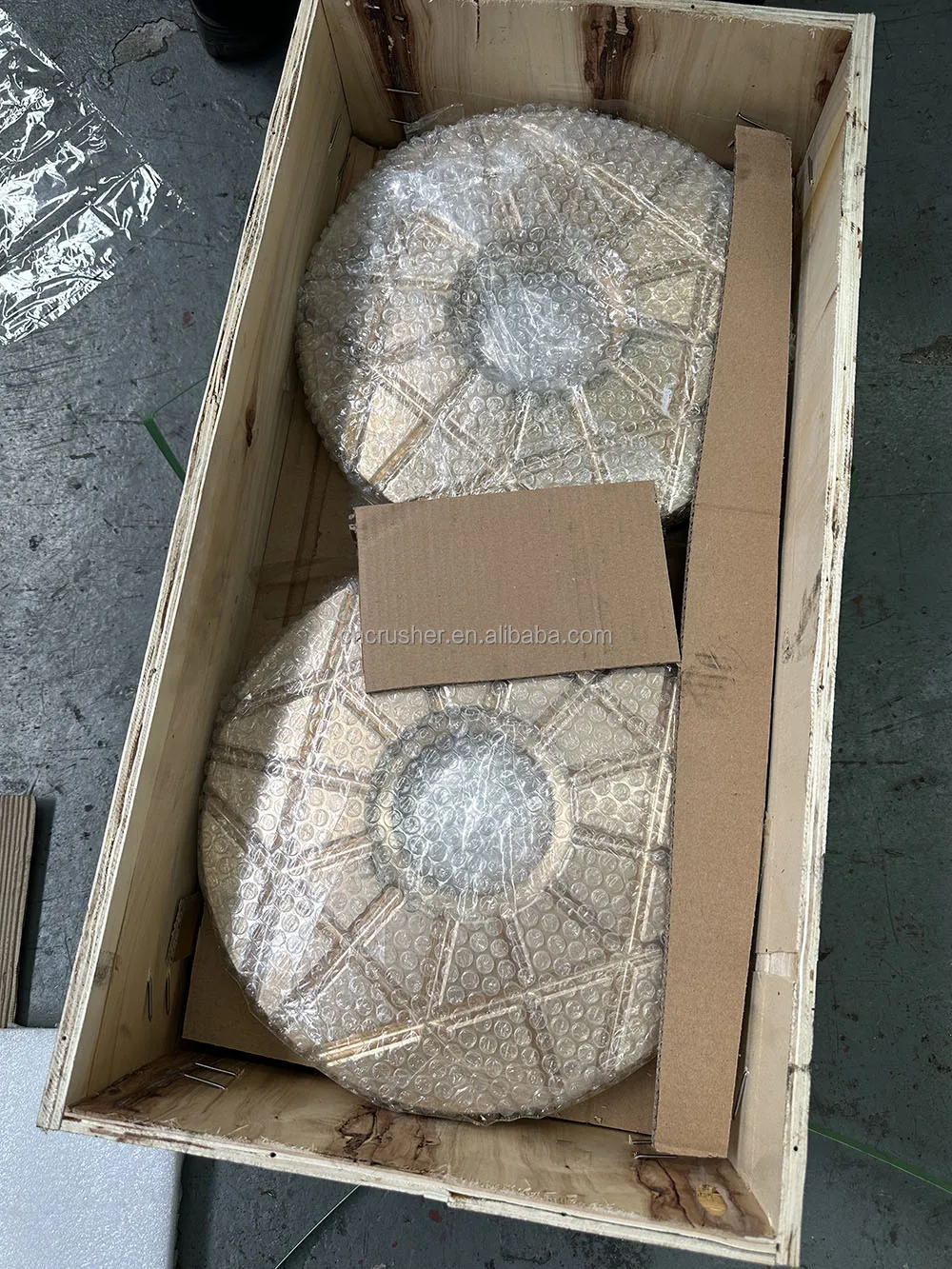 Customized Cylinder Cone Crusher Spare Parts Piston Wear Plate 430