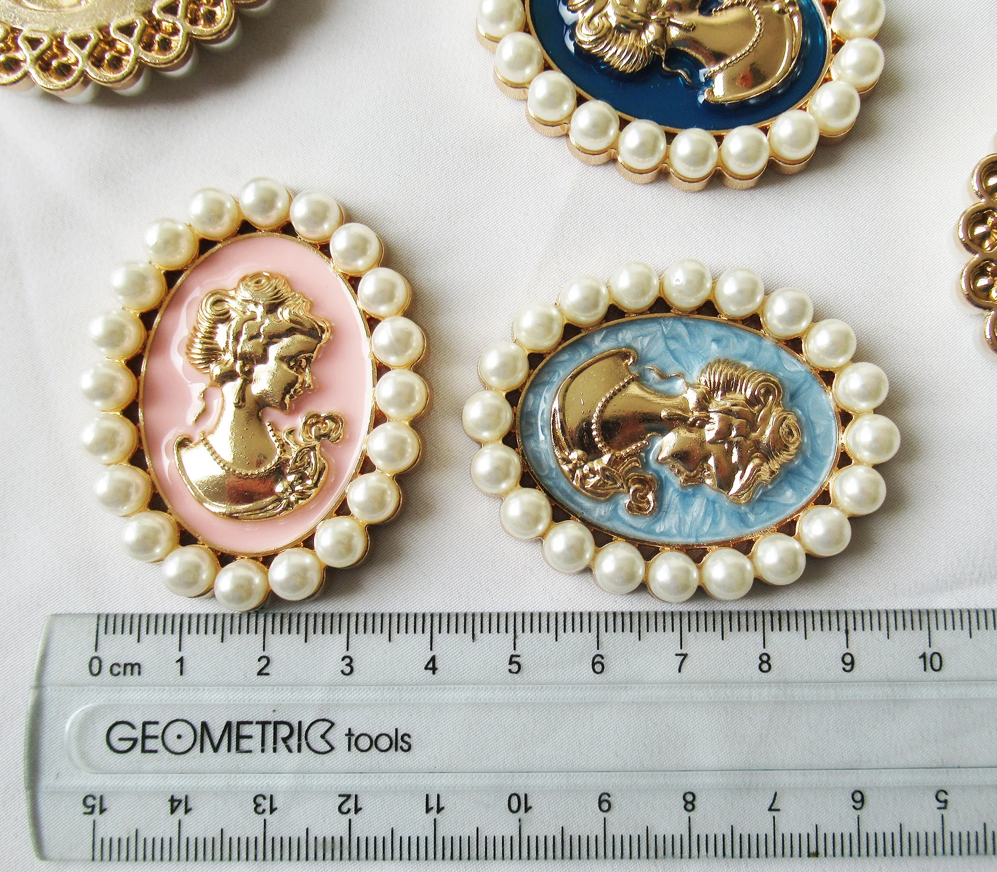 Victorian Lady Cameo 53x42mm Beauty Brooch - KC Gold Plated