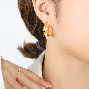 Fine Fashion Small Huggie Hoop Earings 18k Gold Plated Stainless Steel Jewelry Flower Pearl Hoop Earrings for Women