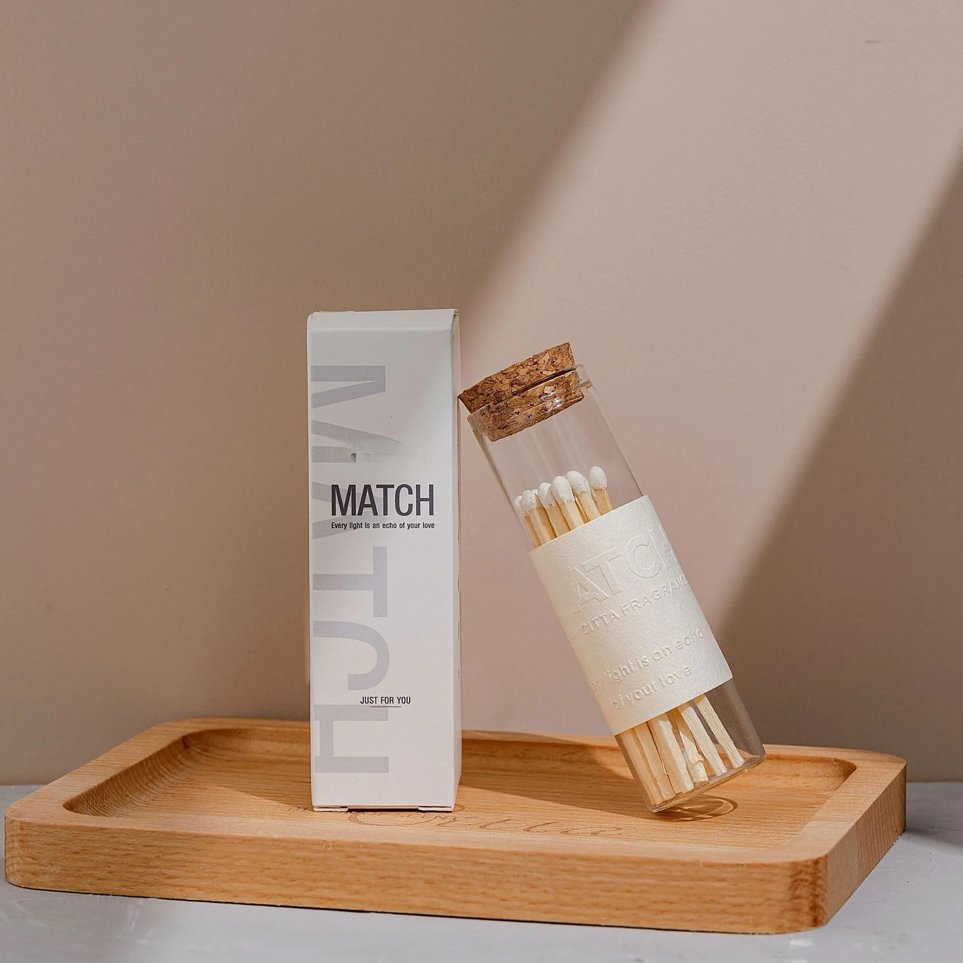 Рождественские подарки, сочетаются с бутылкой Striker, милые сочетания в баночках