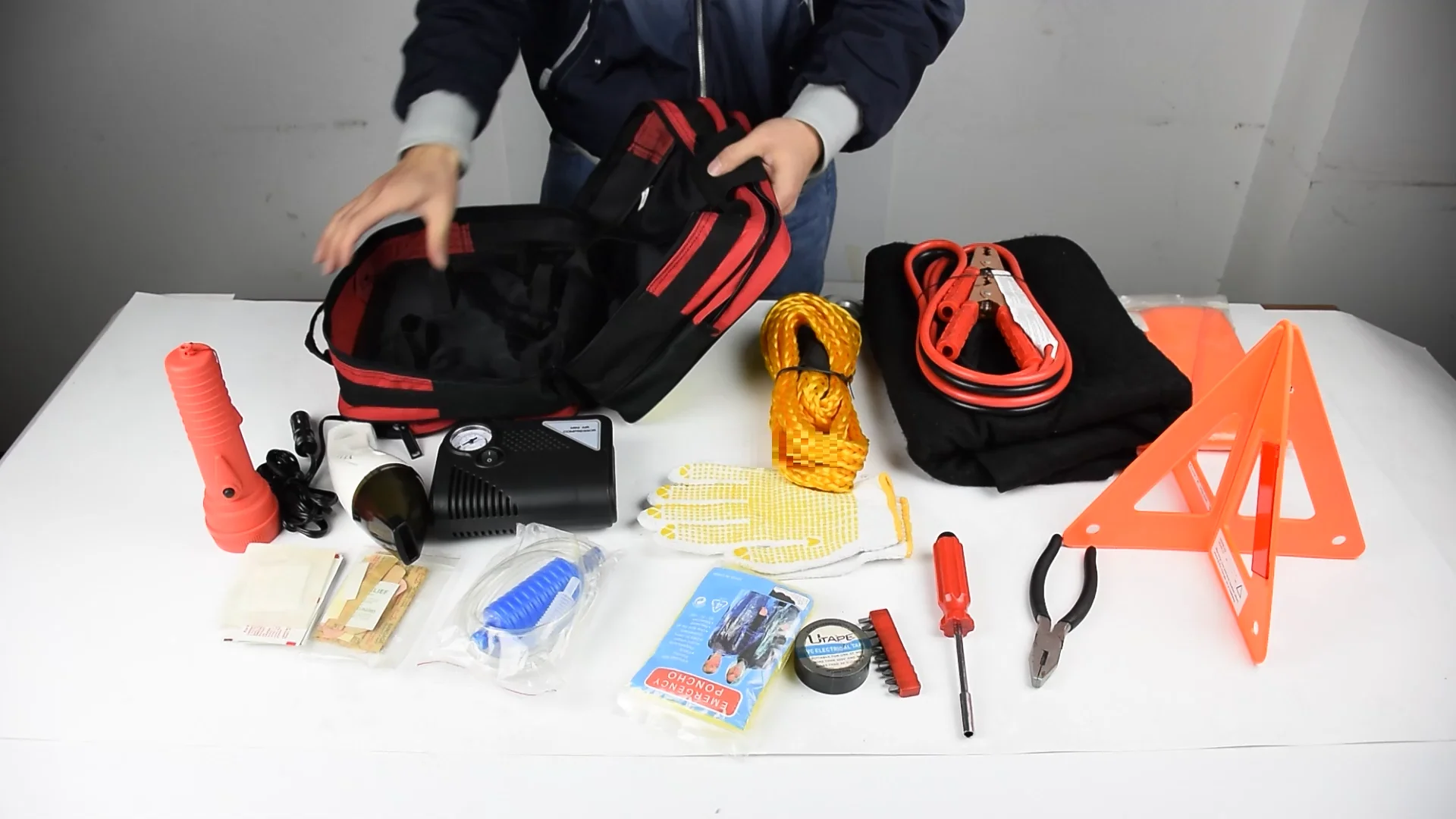 First Aid Bag,Vehicle Safety Tool Set Roadside Assistance Car Emergency