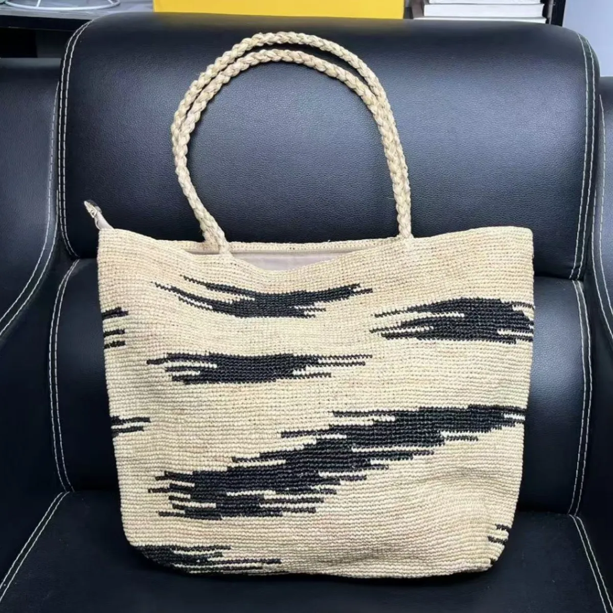 Japanese-style Korean-style Cross-Border Trend Spring 2026 High-end Rafi Grass Tote Bag Handmade Crochet Straw Zipper Polyester