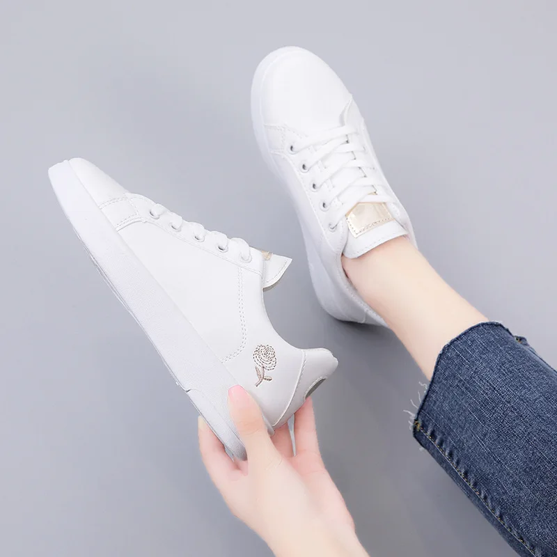 Women's Casual Board Chunky Sports Shoes New White Soft Features Fashionable Sneakers fo aperçu 7