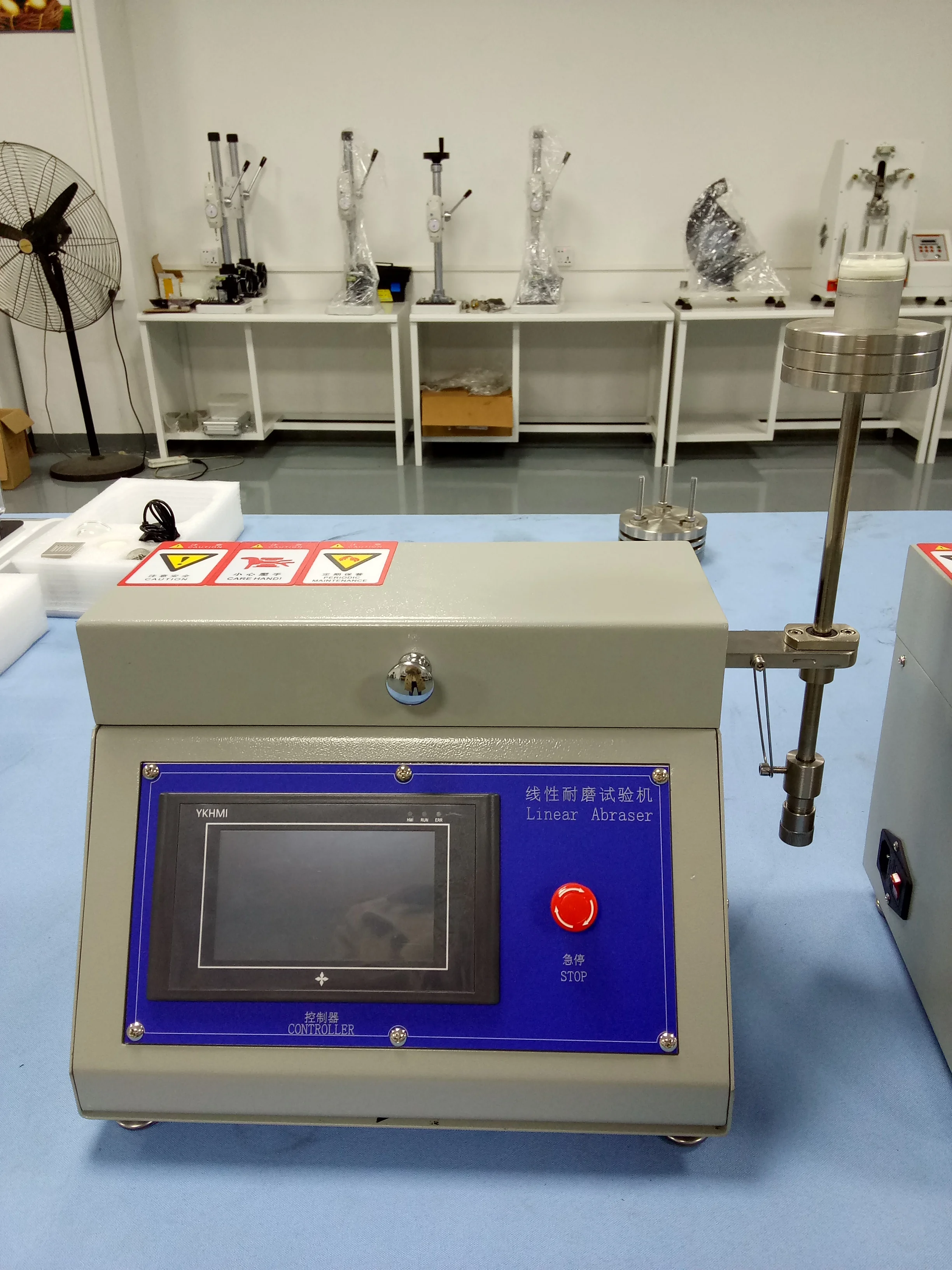 ASTM D3884 線形摩耗抵抗試験機 スクラッチ5750 ターバー線形摩耗試験機