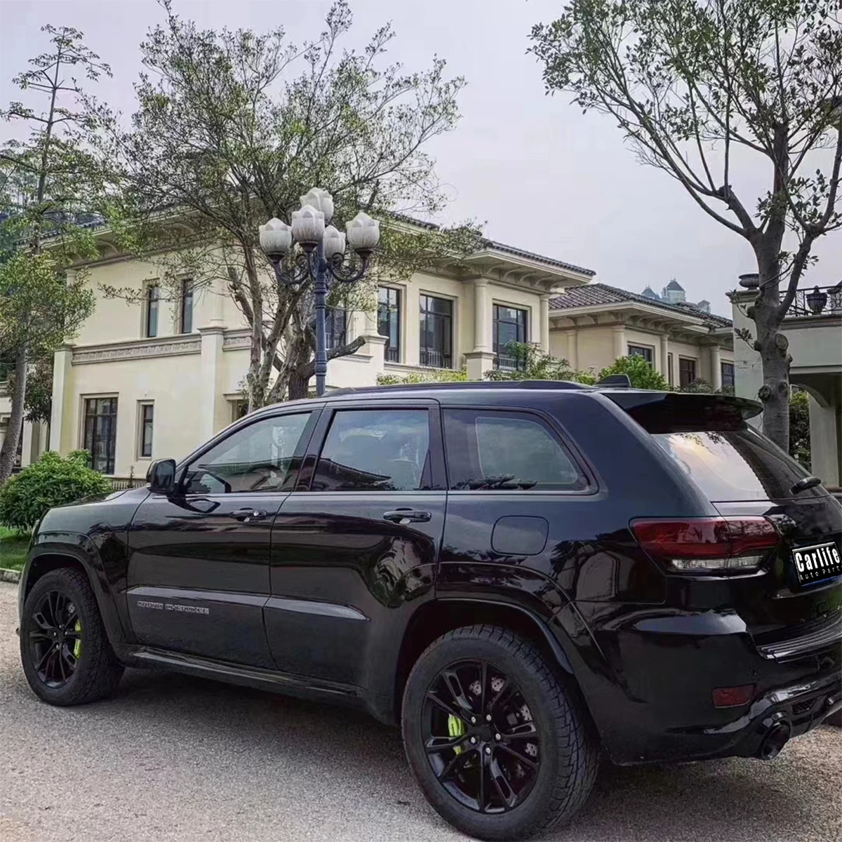 Auto Body Kit for Jeep Grand Cherokee 2017-2021 Facelift to SRT Model with Front Bumper Grille Rear Diffuser Hood.