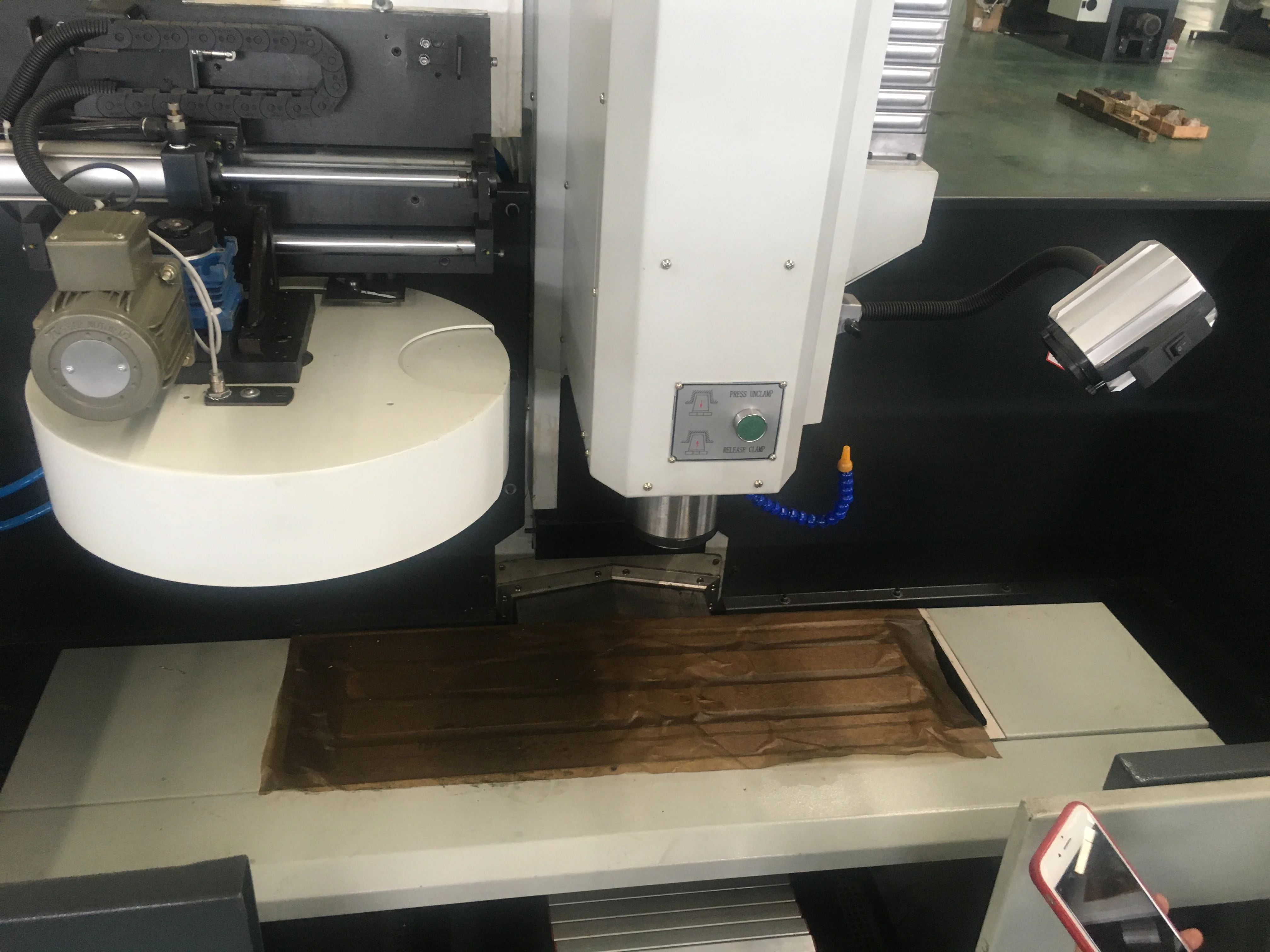 VMC24L CNC Vertical Milling Machining  Machine Center