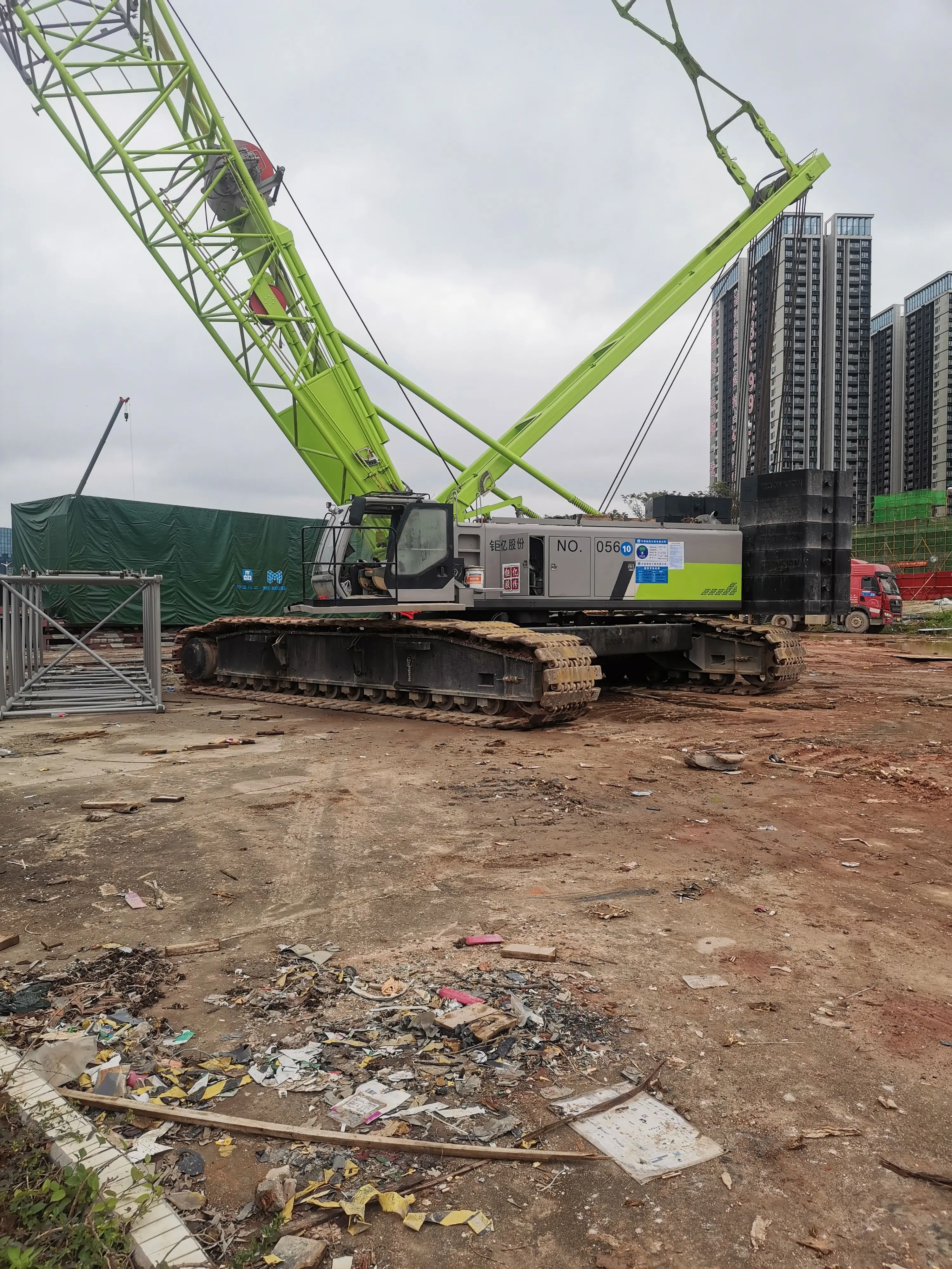 Good Condition Zoomlion 260T Used Crawler Crane QUY260 Energy Efficiency