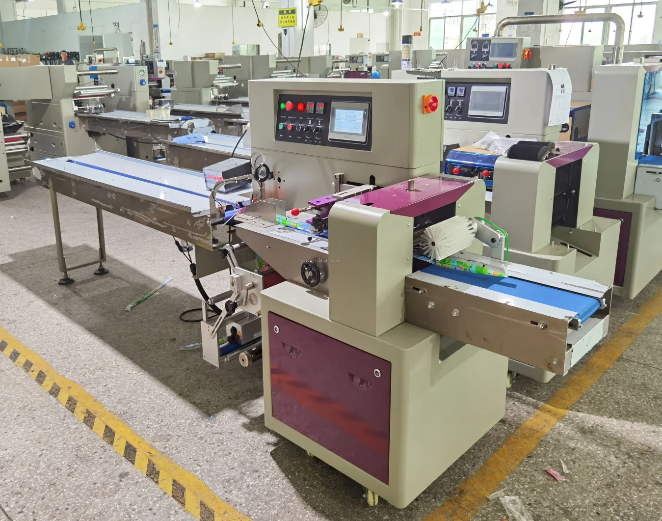 CE Certification Horizontal Labeling Bag Packing Machine for Paper Facial Tissue Napkins Wet Towels Package