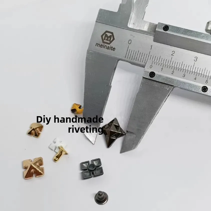 Металлические и железные заклепки для кожаных изделий