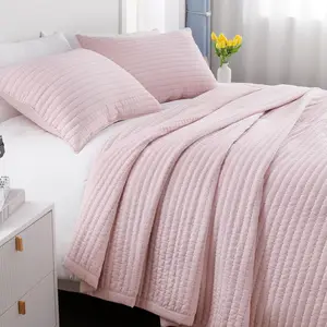 High Quality Beauty Designs Embroidery Design Bedspread king Size 3Pcs Quilted Bedspread Set With Pillowcase