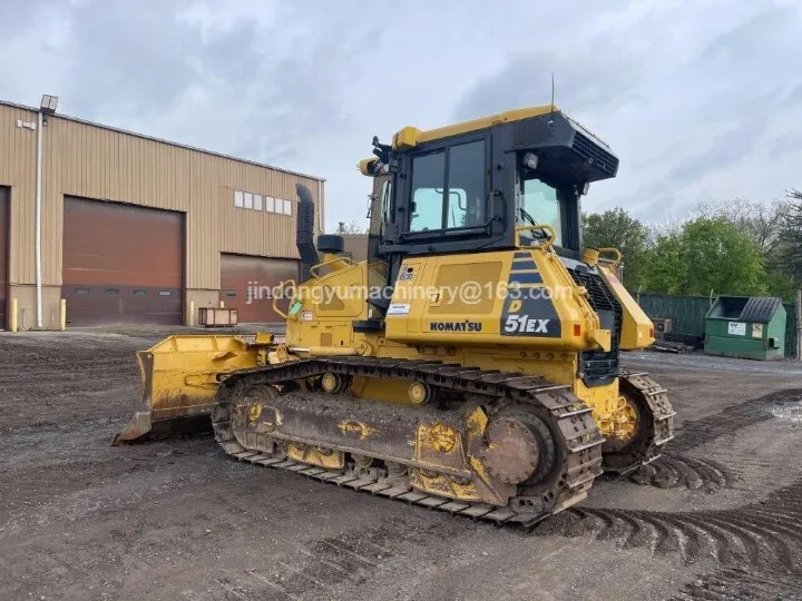 D51EX-24 оборудование-это Подержанный бульдозер KOMATSU который находится в хорошем состоянии и готов к продаже по привлекательной цене