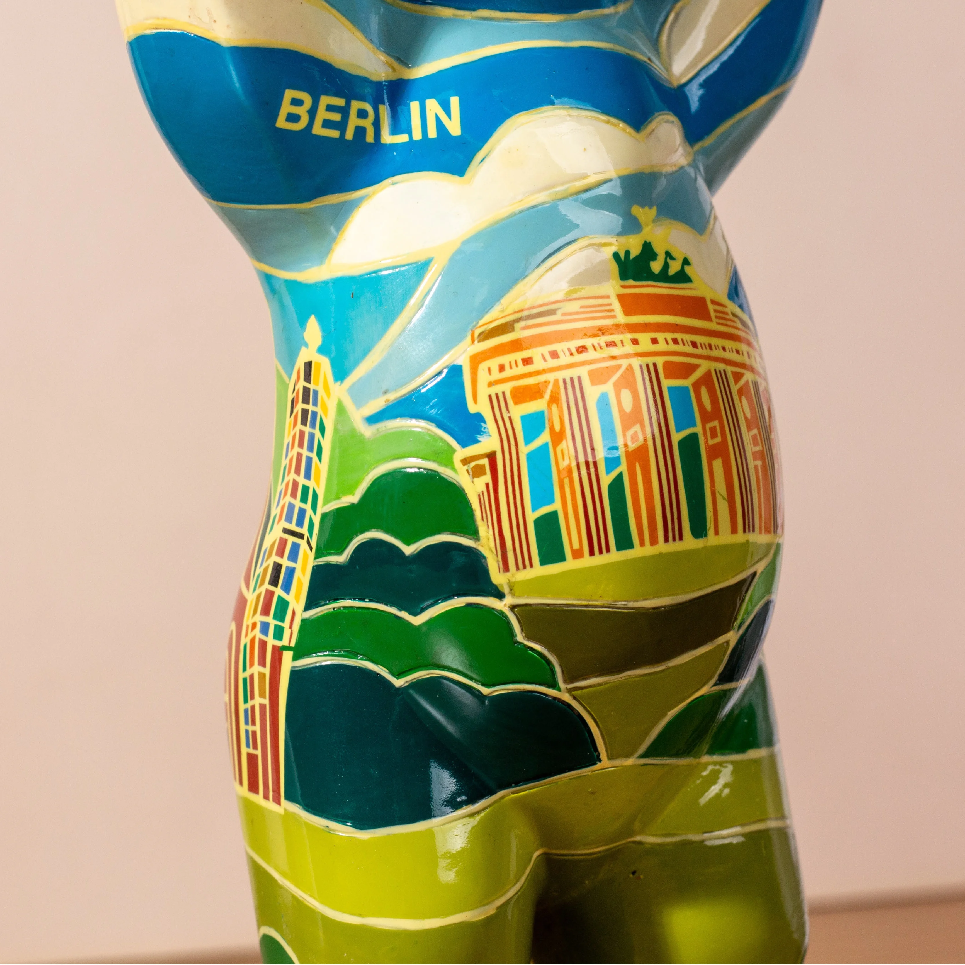 Figurine Publicitaire Souvenir Garçon Cordonnier - RDA (Allemagne De L'Est), Occasion Avec Usures