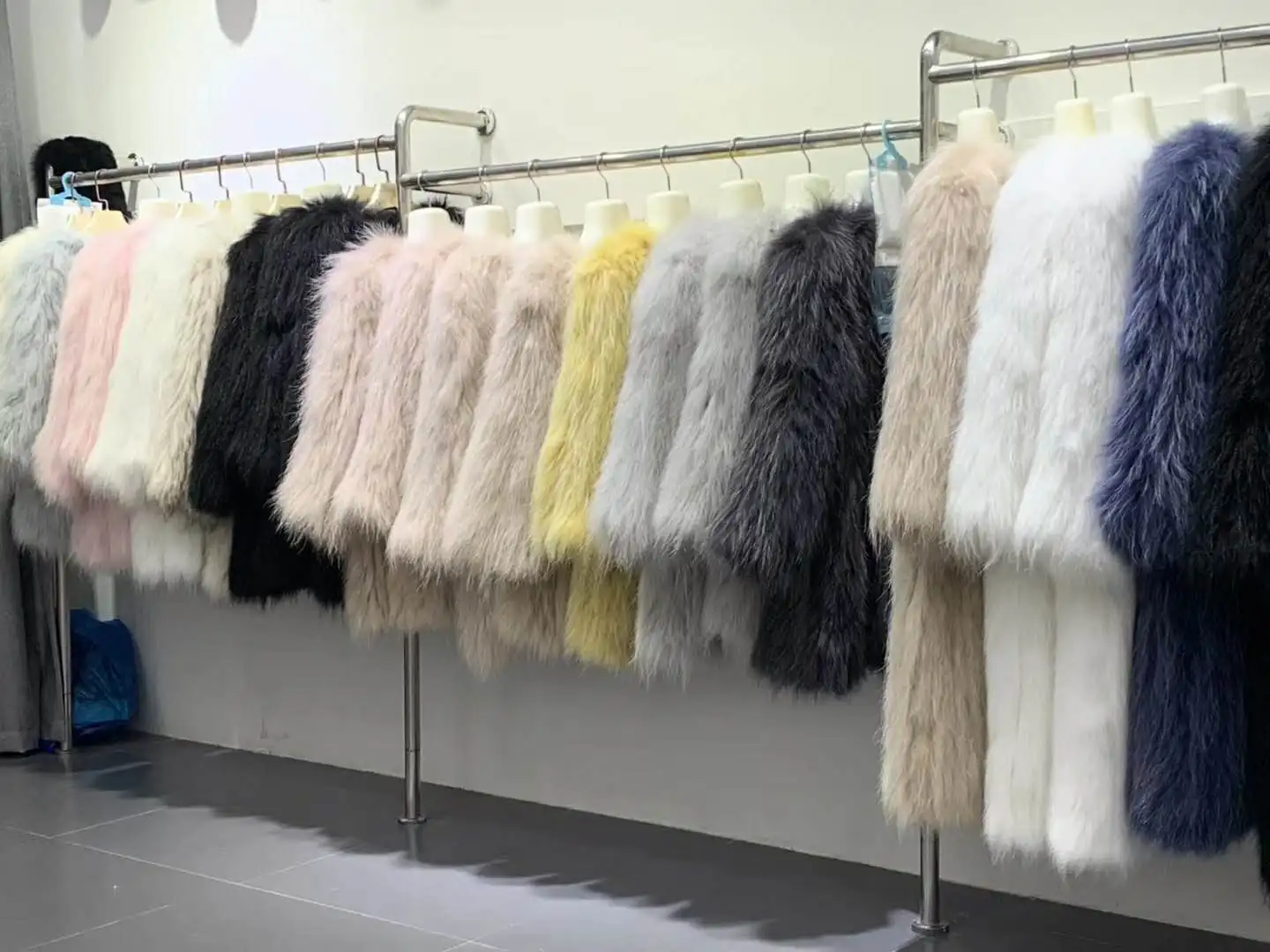 Tongxiang Hongcheng Fur Clothing Co., Ltd. 1