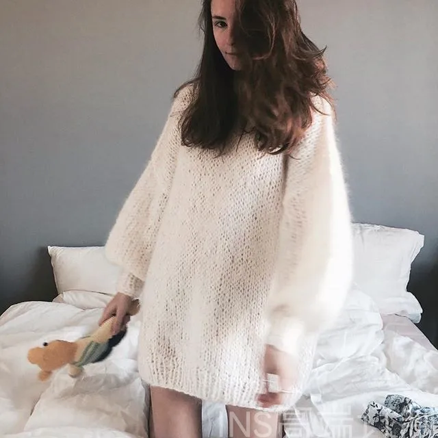 Factory Outlet Winter Warm Coat Soft Puff Sleeve Chunky Handmade Women Sweater for Pregnant Ladies