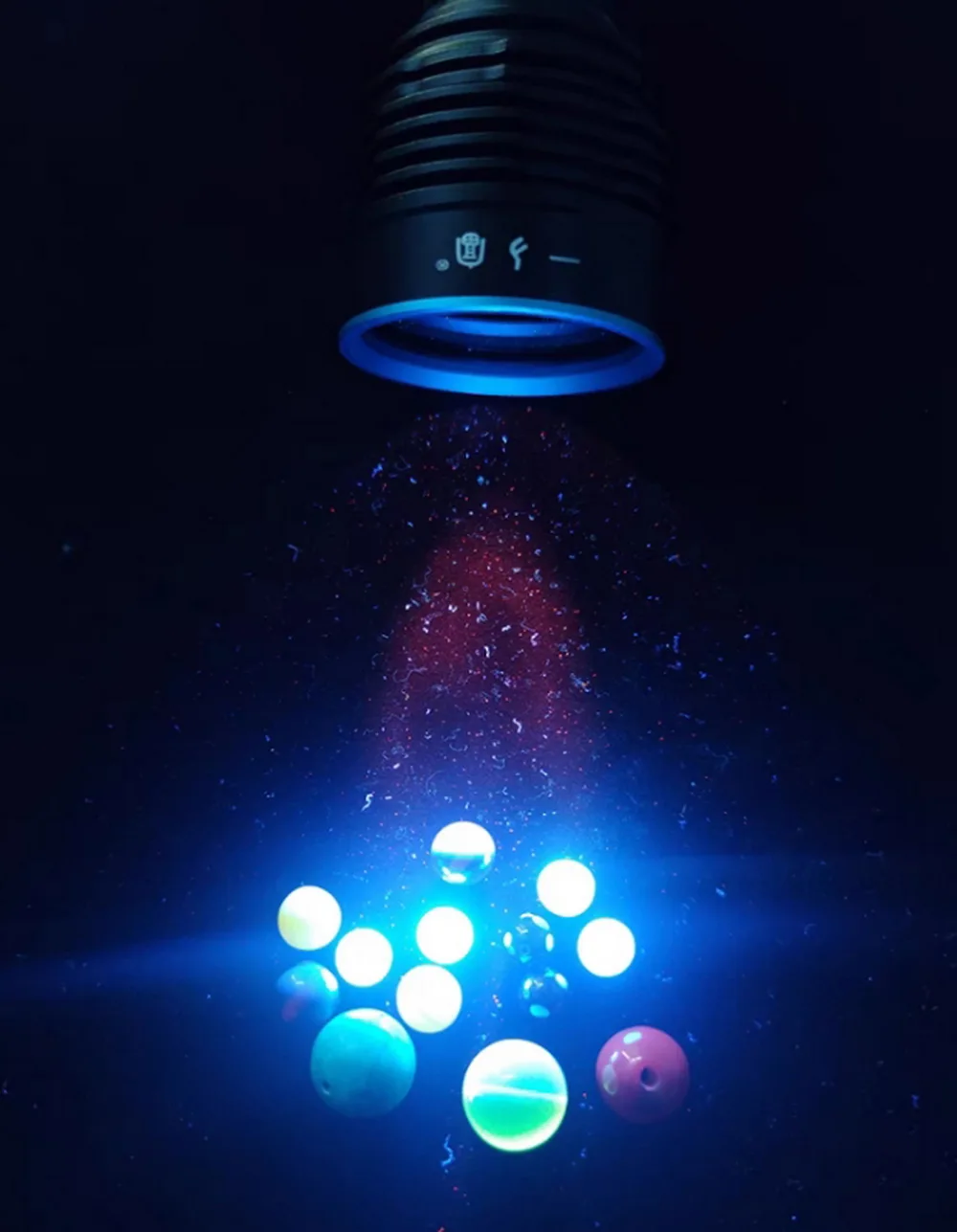 DARKBEAM Torcia elettrica UV 365nm luce nera ad alta potenza 3 LED USB-C ricaricabile, 20W ultravioletto con filtro, rivelatore per urina animale domestico, rocce, scorpione, resina polimerica