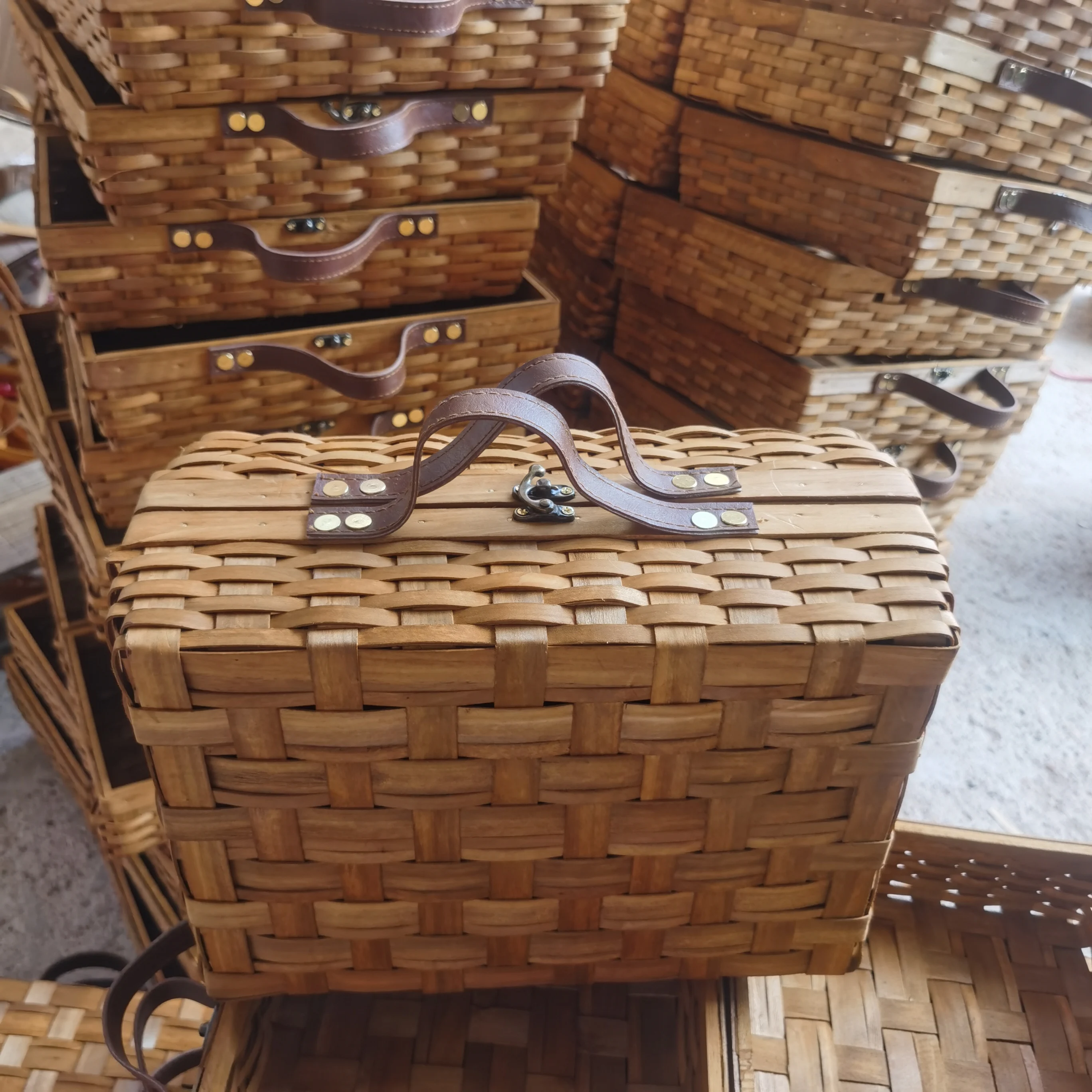 Picnic Basket Hand Woven Wood Chip Picnic Storage Basket With Folding