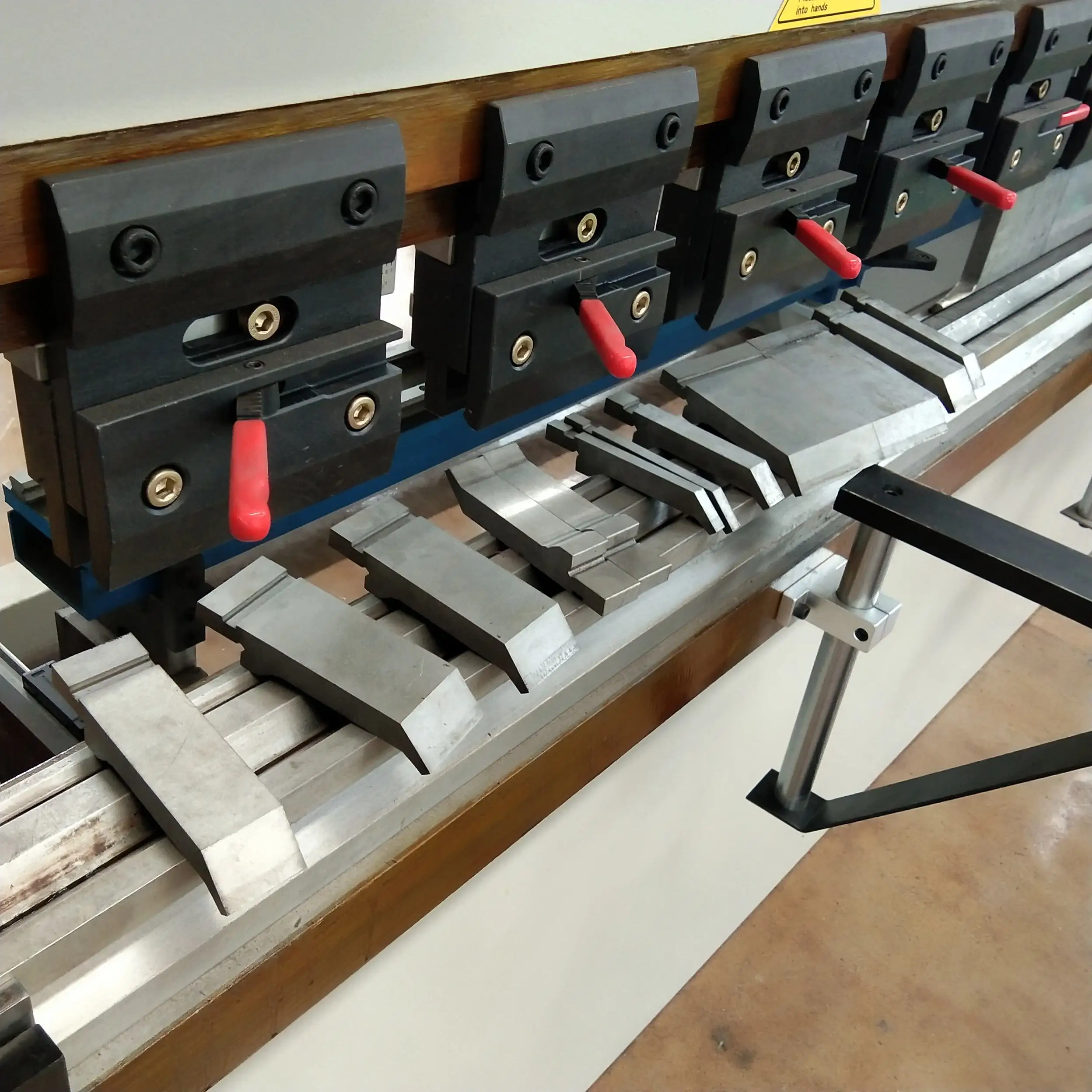 Segmented Press Compression Segmented Press Brake Tooling Bending Die Punch matrix| Alibaba.com