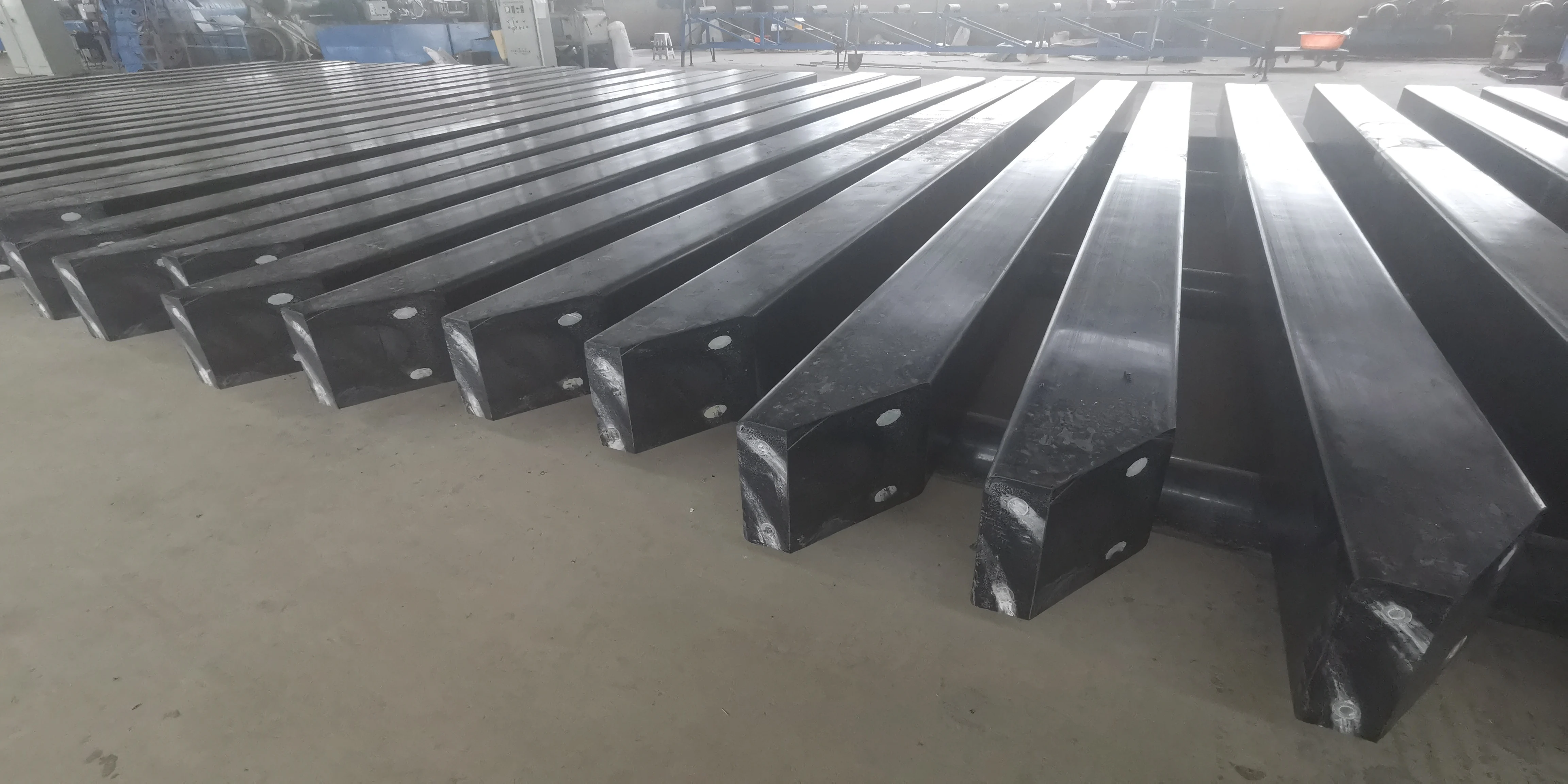 HDPE  Marine Fender Piles Plastic Fender Sea Timber